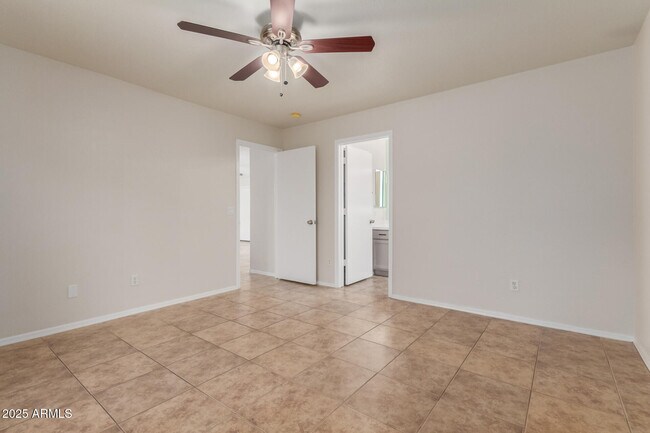 Building Photo - 6932 S Russet Sky Way