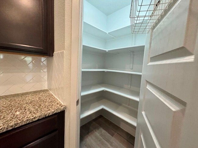 Building Photo - 295 Rimrock Ct