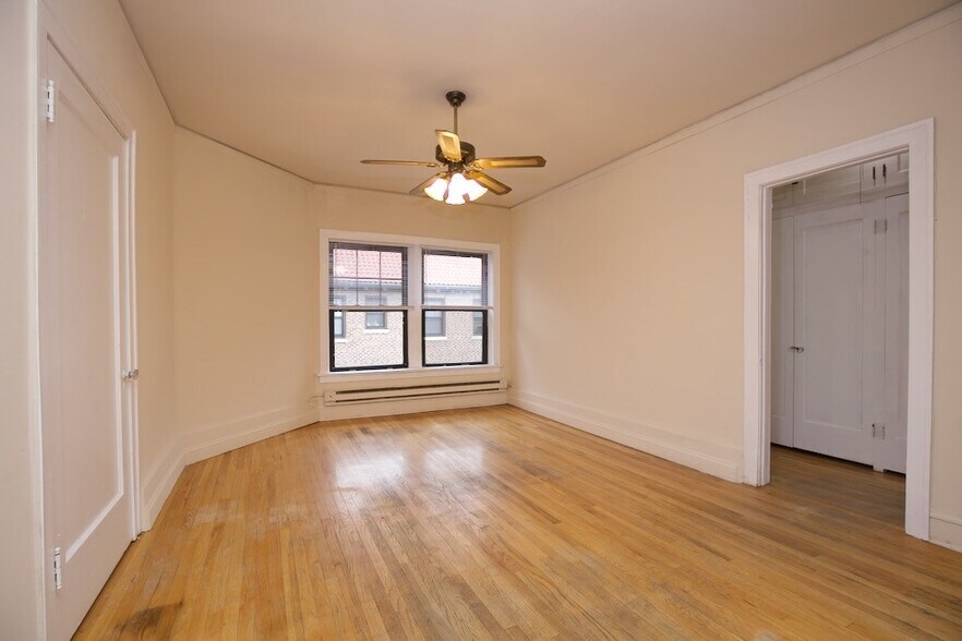Building Photo - 1238 Oak Ave