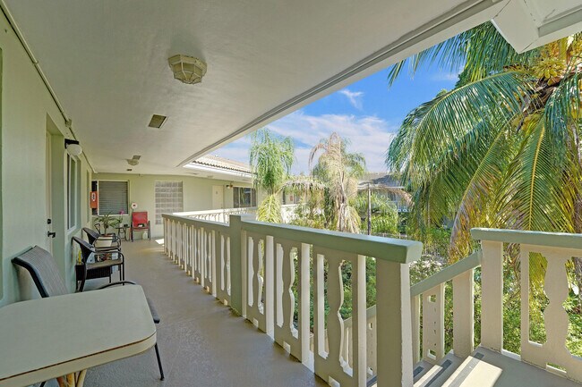Building Photo - 1423 Holly Heights Dr
