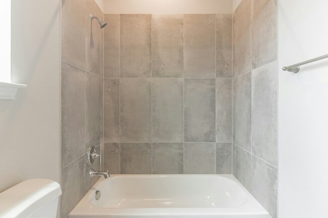 Building Photo - 120 Peruna Dr