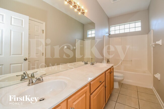 Building Photo - 10537 Castlebar Glen Dr S