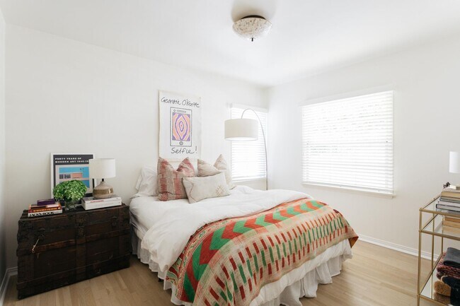 Building Photo - Fully Furnished Hollywood Hills Retreat | Private, Gated, Monthly Rental