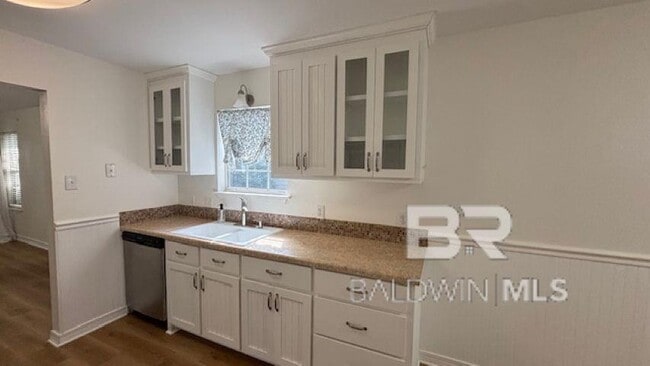 Building Photo - 508 Westchase Ct N