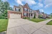 Building Photo - 8008 Hubble Dr