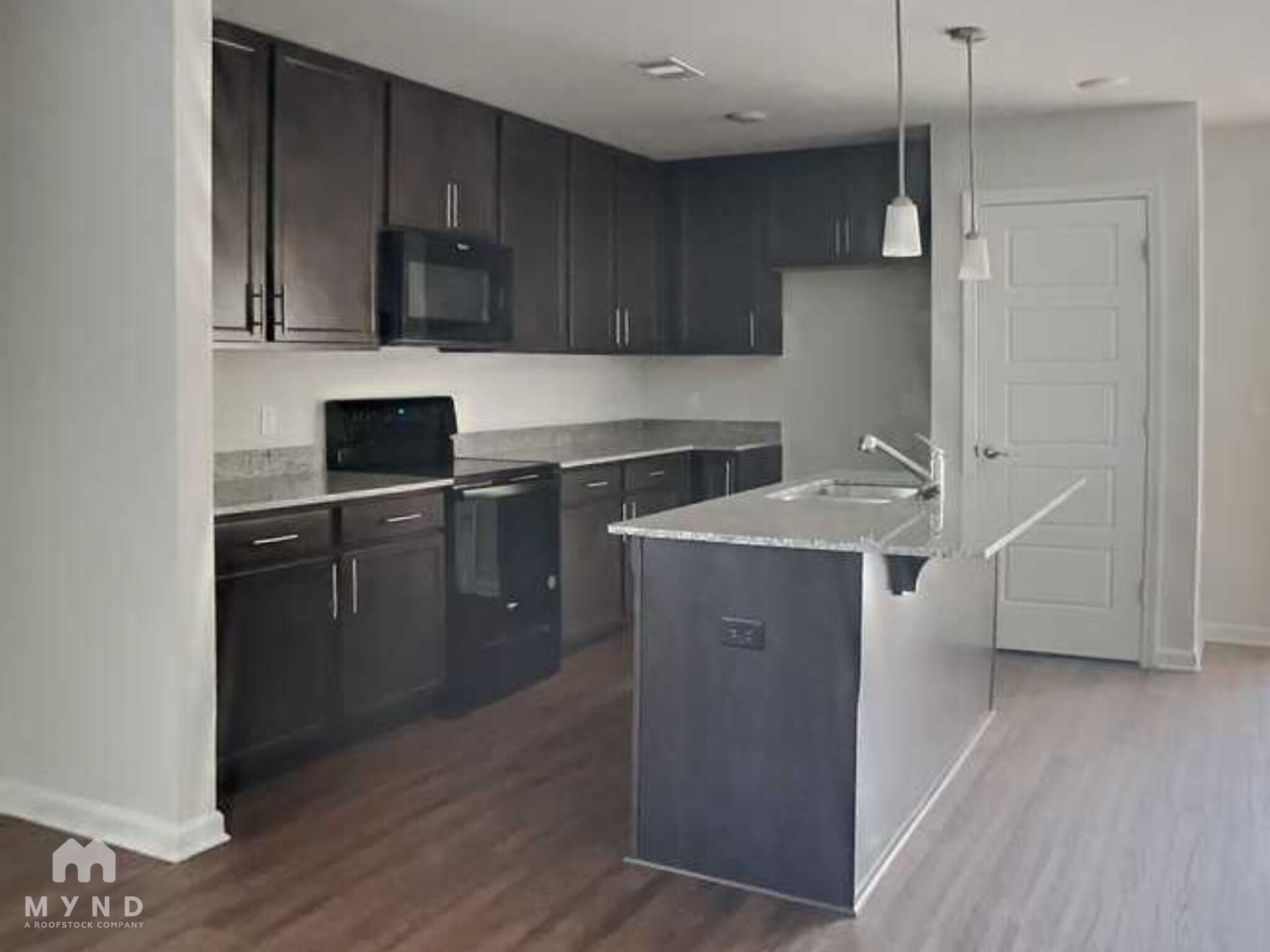 Building Photo - 125 Cook St