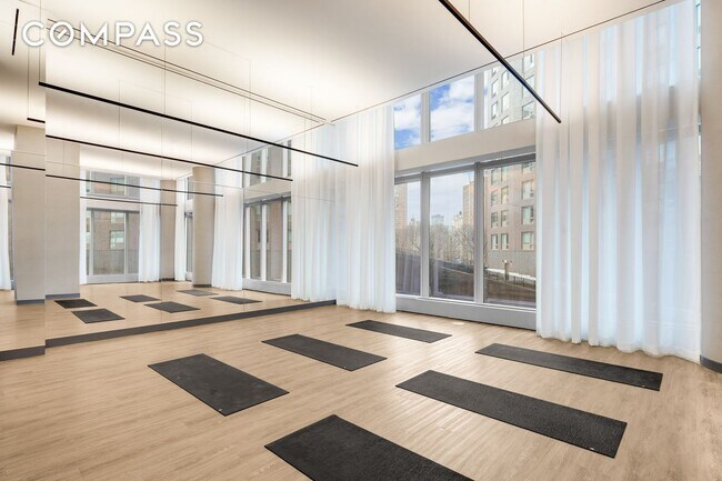 Building Photo - 252 South St