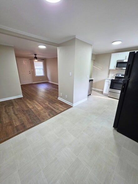 Building Photo - 104 Archdale Dr