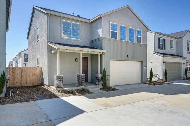 Building Photo - Fully Furnished Mid-term Rental