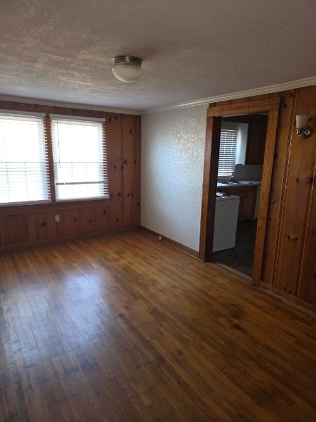 Building Photo - 4219 Lee St