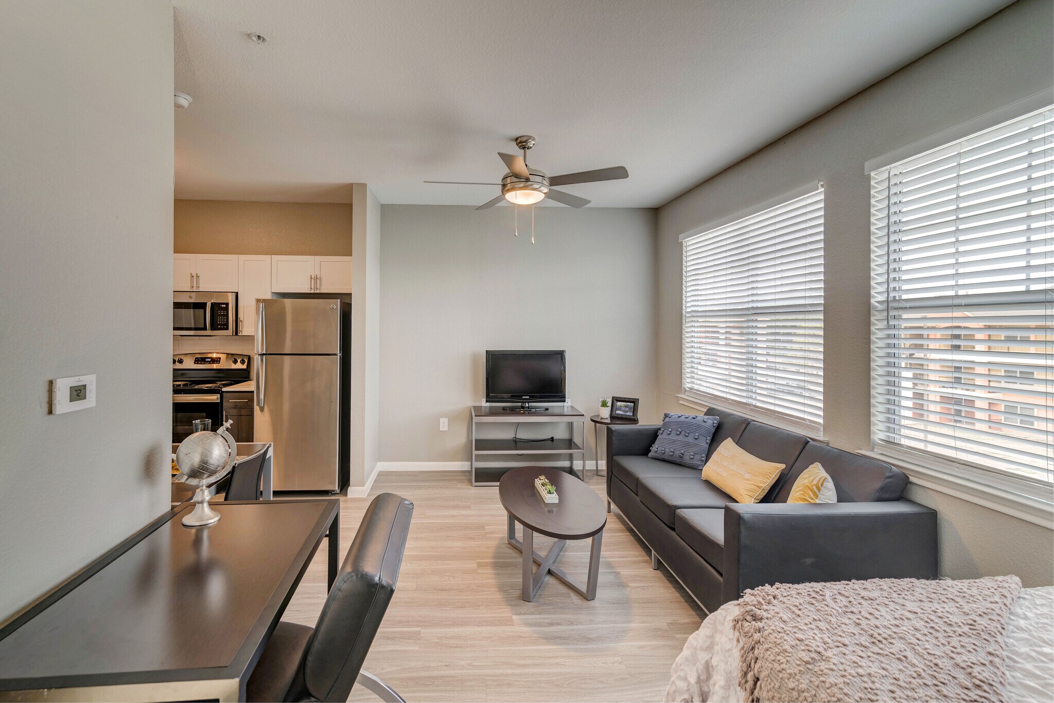 Town Lake 1109 S Pleasant Valley Rd Austin TX 78741 Apartment Finder