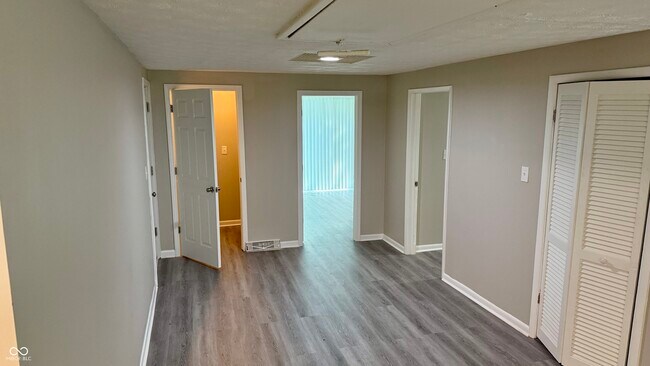 Building Photo - 2215 Durham Dr