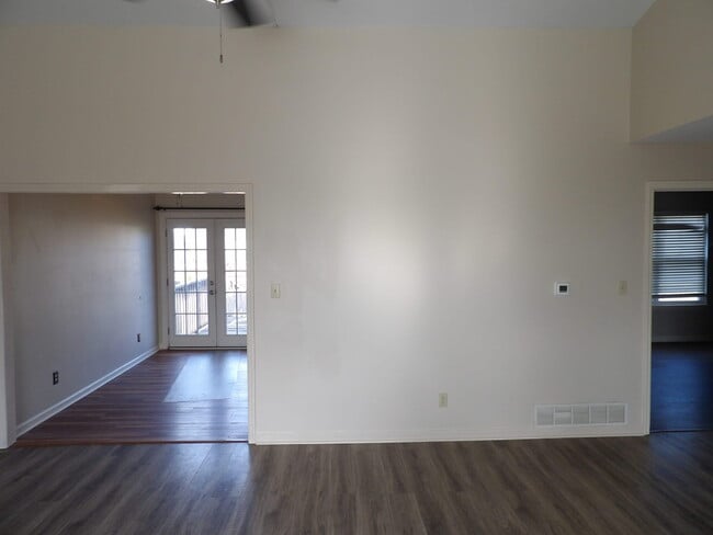 Building Photo - 107 Shannon Ln