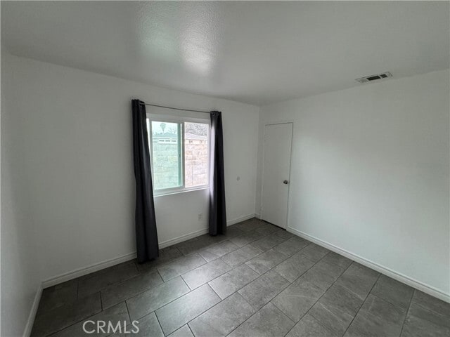 Building Photo - 428 E Montrose St