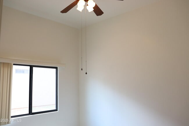 Building Photo - 984 Marchbanks Dr