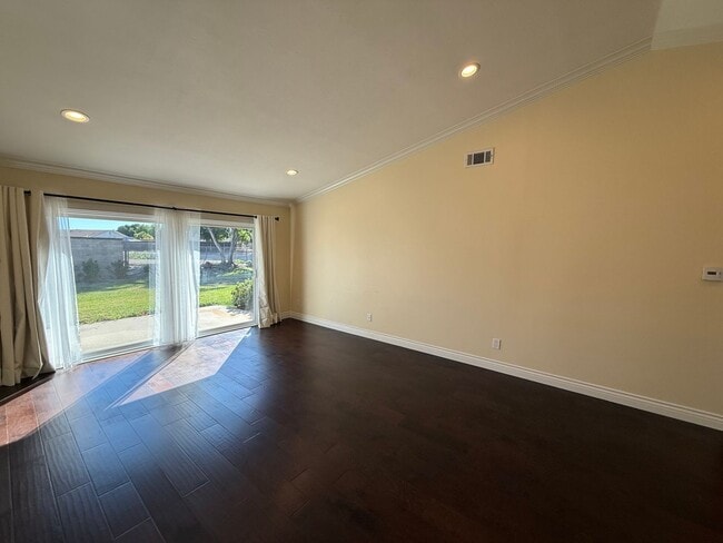 Building Photo - Beautiful Capri Home in Leisure Village