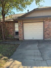 Building Photo - Completely Updated Home – Move In and Enjoy Modern Comfort!