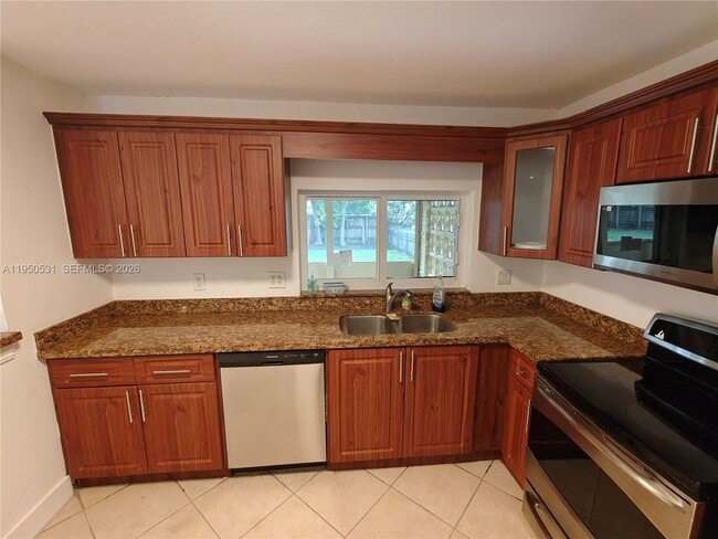 Building Photo - 1812 N 40th Ave