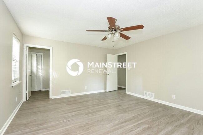 Building Photo - 3 Bedroom Pet-Friendly Home in Buford, GA with Main Street Renewal