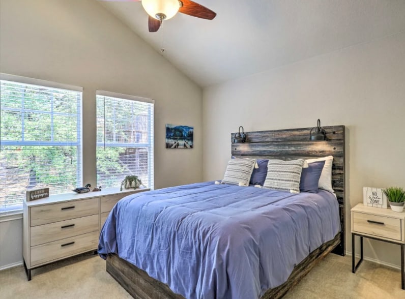 Building Photo - 20986 Waterside Dr