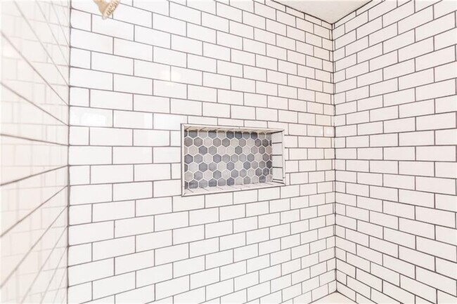 Building Photo - Beautiful 2 bed, 2.5 bath luxury home in S...