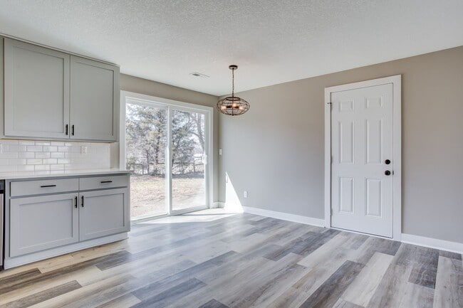 Building Photo - 6141 N Judson Dr