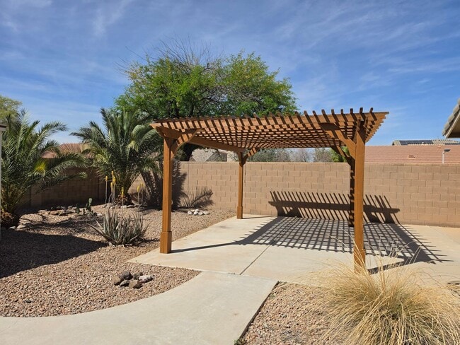 Building Photo - 40397 W Sanders Way