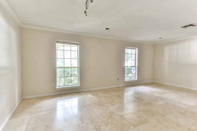 Building Photo - 3839 Sun Valley Dr