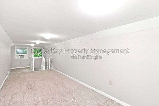 Building Photo - 5017 Walton Hill Rd