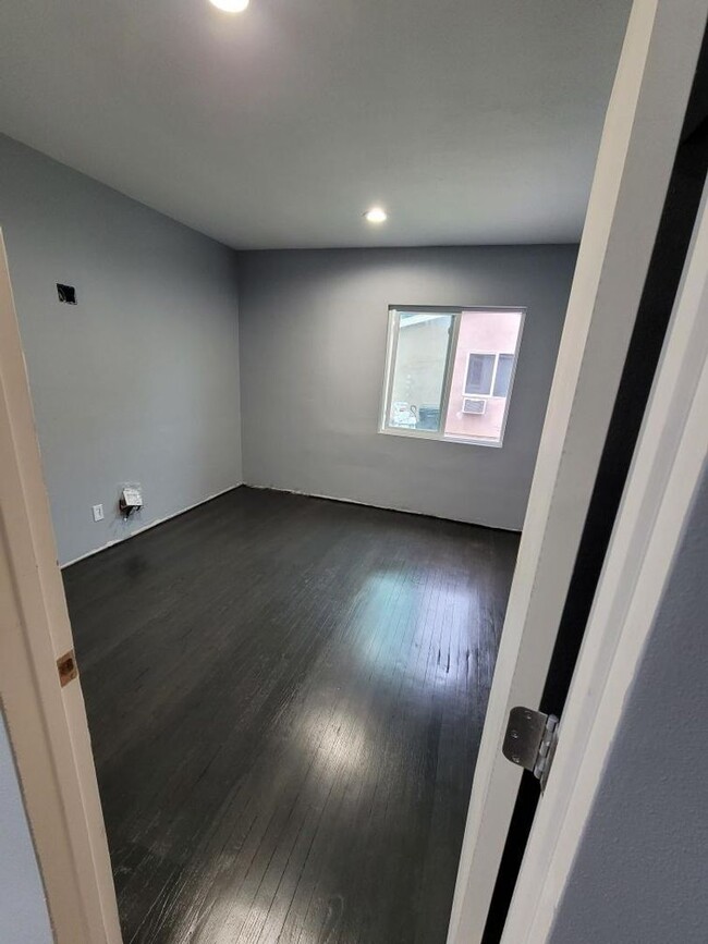 Building Photo - Renovated 3 Bed 1 Bath Home in Whittier w/...