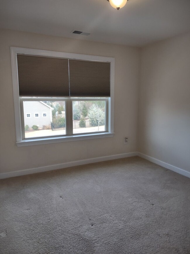 Building Photo - Beautiful home located in the Millbridge C...