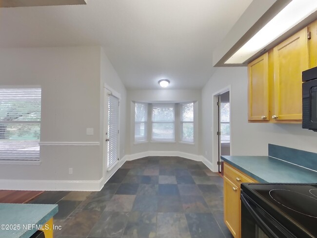 Building Photo - 477 Federal Hill Rd