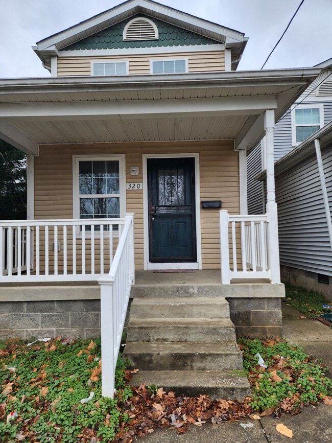 Primary Photo - 4BR/ 1.5 bath House