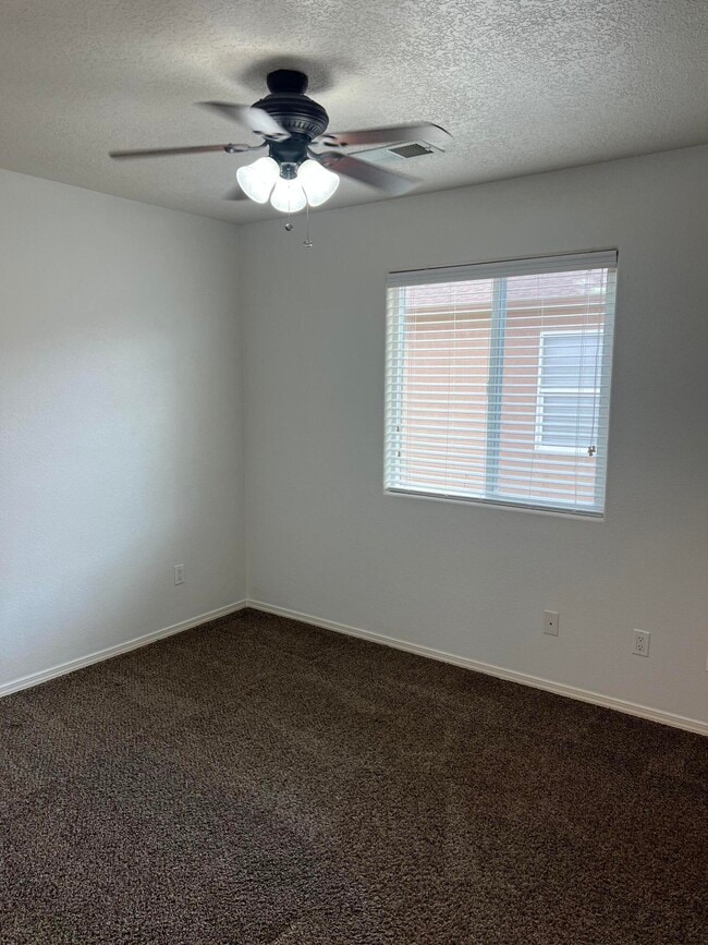 Building Photo - 1004 Desert Paintbrush Loop