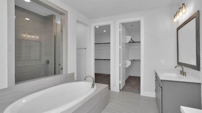 Building Photo - 6802 Mirabeau Ln