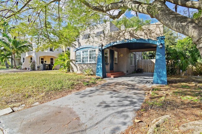 Primary Photo - 310 Columbia Dr