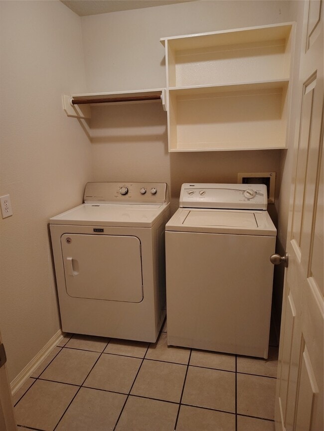 Building Photo - 9218 Dune Gate Ct