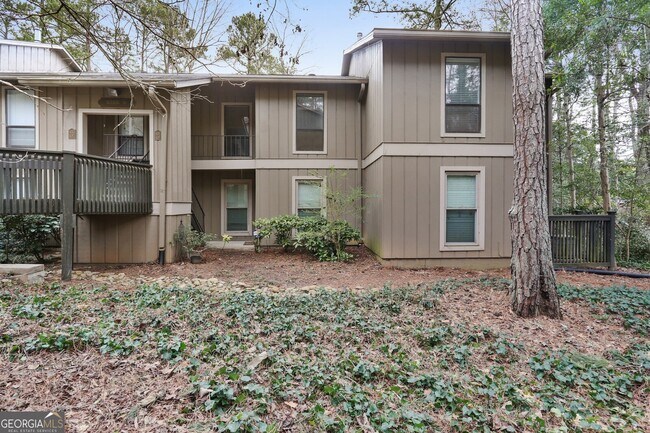 Building Photo - 8740 Roswell Rd