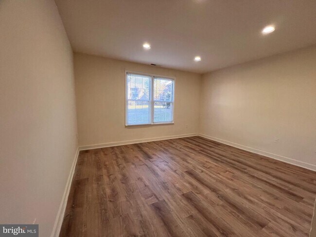 Building Photo - 782 Quince Orchard Blvd