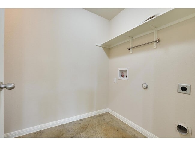 Building Photo - 4504 Halliday Ave