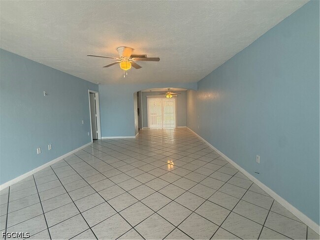 Building Photo - 257 Cape Coral Pkwy E