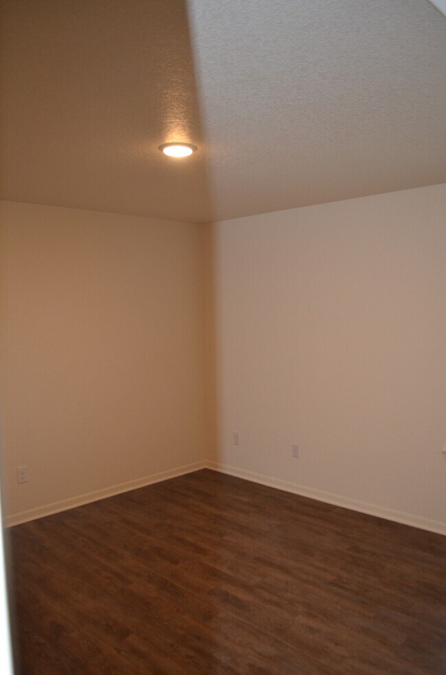 Building Photo - 211 Coby Dr