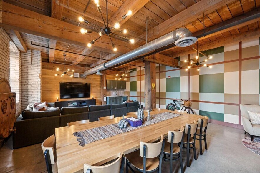 Building Photo - 127 5th St NE