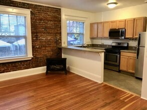 Building Photo - Cozy Nob Hill 1bd - Walk Everywhere! Gas Fireplace, Bonus Storage, Most Utilities Included!
