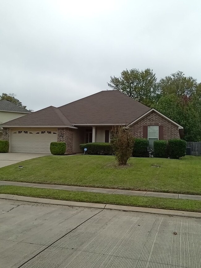 Building Photo - South Bossier Beauty!