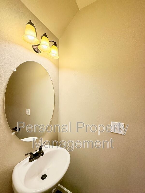 Building Photo - 13016 NE 28th Way