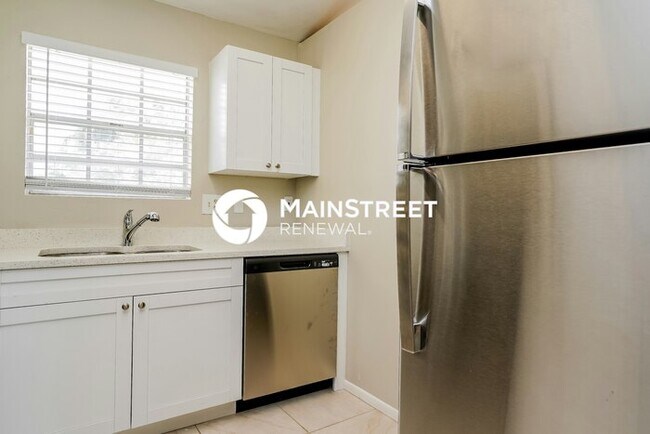 Building Photo - 3 Bedroom Pet-Friendly Home in Cape Coral, FL with Main Street Renewal