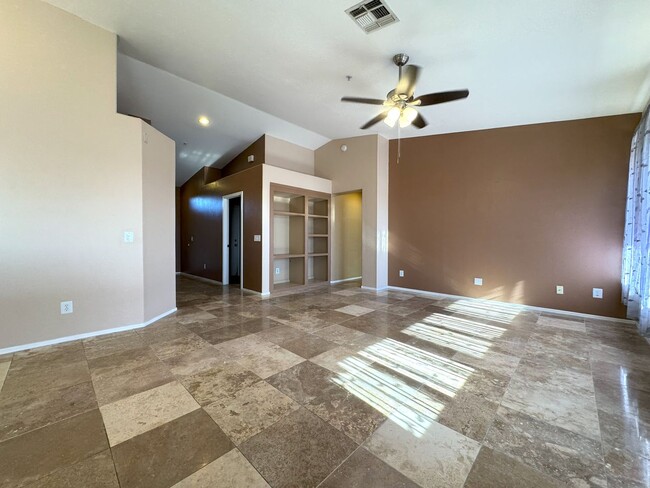 Building Photo - 2 BEDROOM PLUS OFFICE/DEN IN MCDOWELL MTN ...