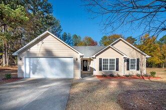 Building Photo - Cute Ranch Beauty in Covington, Fenced Back yard: Granite counter tops