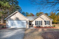 Building Photo - Cute Ranch Beauty in Covington, Fenced Back yard: Granite counter tops